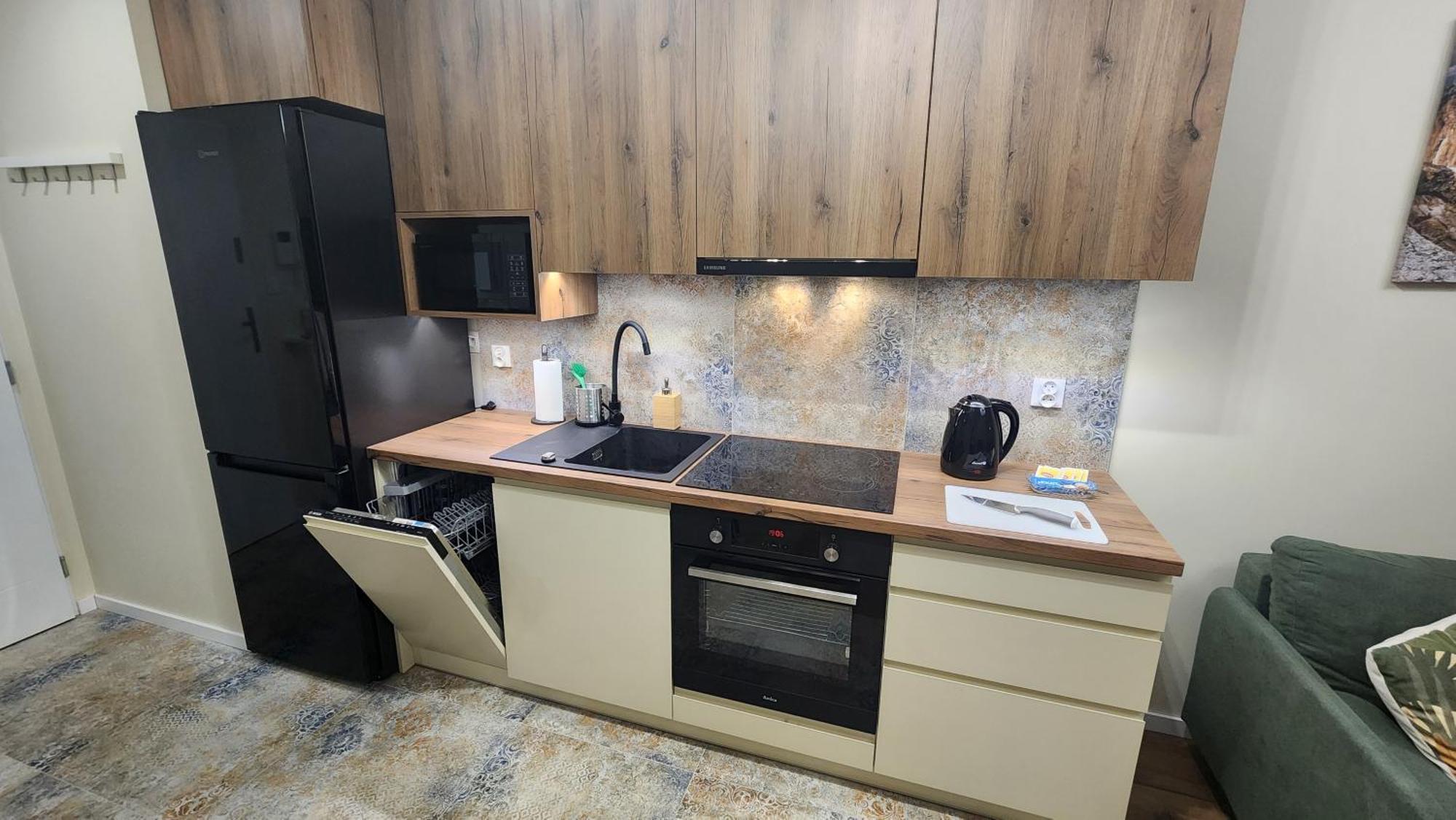 New 1-bdrm In Beautiful Apartament *
